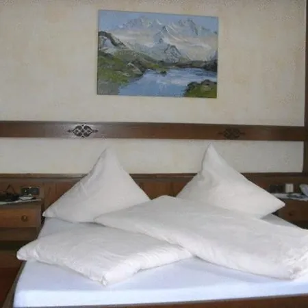 Steiner ベッド・アンド・ブレックファスト 3*